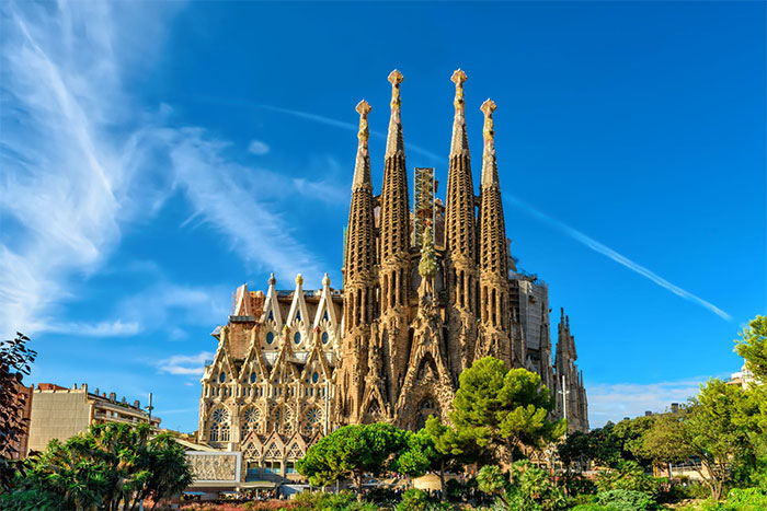 کلیسا Sagrada-Familia