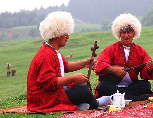 پوشش سنتی مردان ترکمن