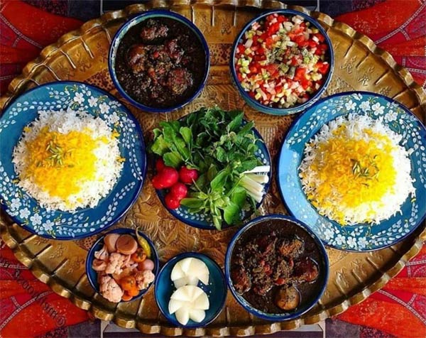 قورمه-سبزی-غذای-تهران