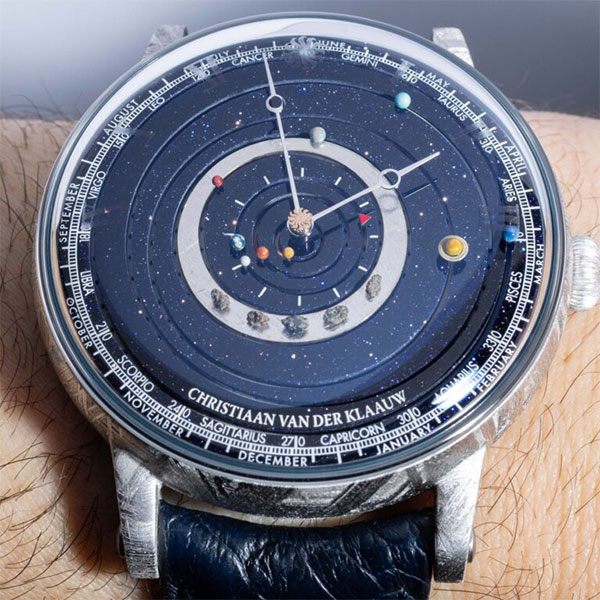 ساعت کریستین فن